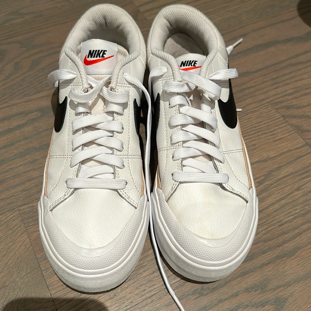 Nike Sneakers 7.5 White Court Legacy